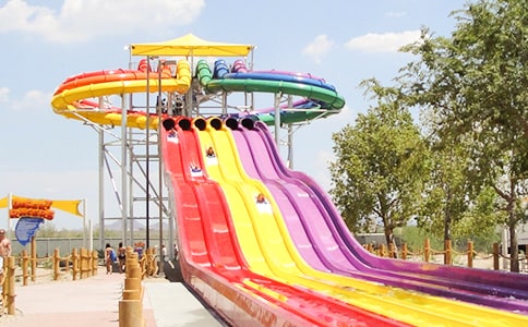 高跟鞋滑梯看圖寫話作文